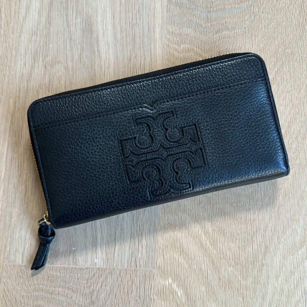 Tory Burch Harper Continental Wallet Wristlet Pebbled Leather Black